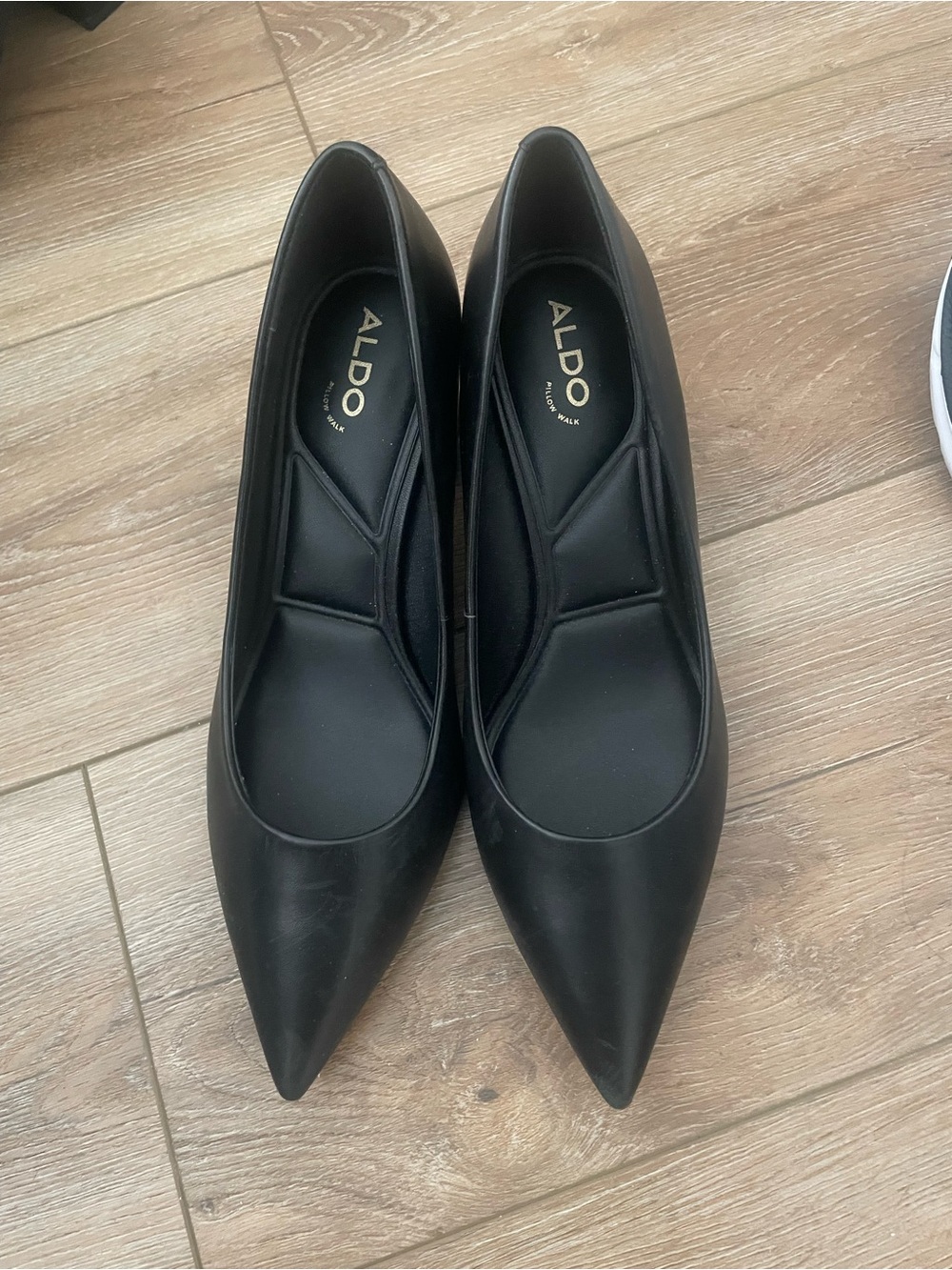 Aldo pillow walk pointed toe heels, size 8